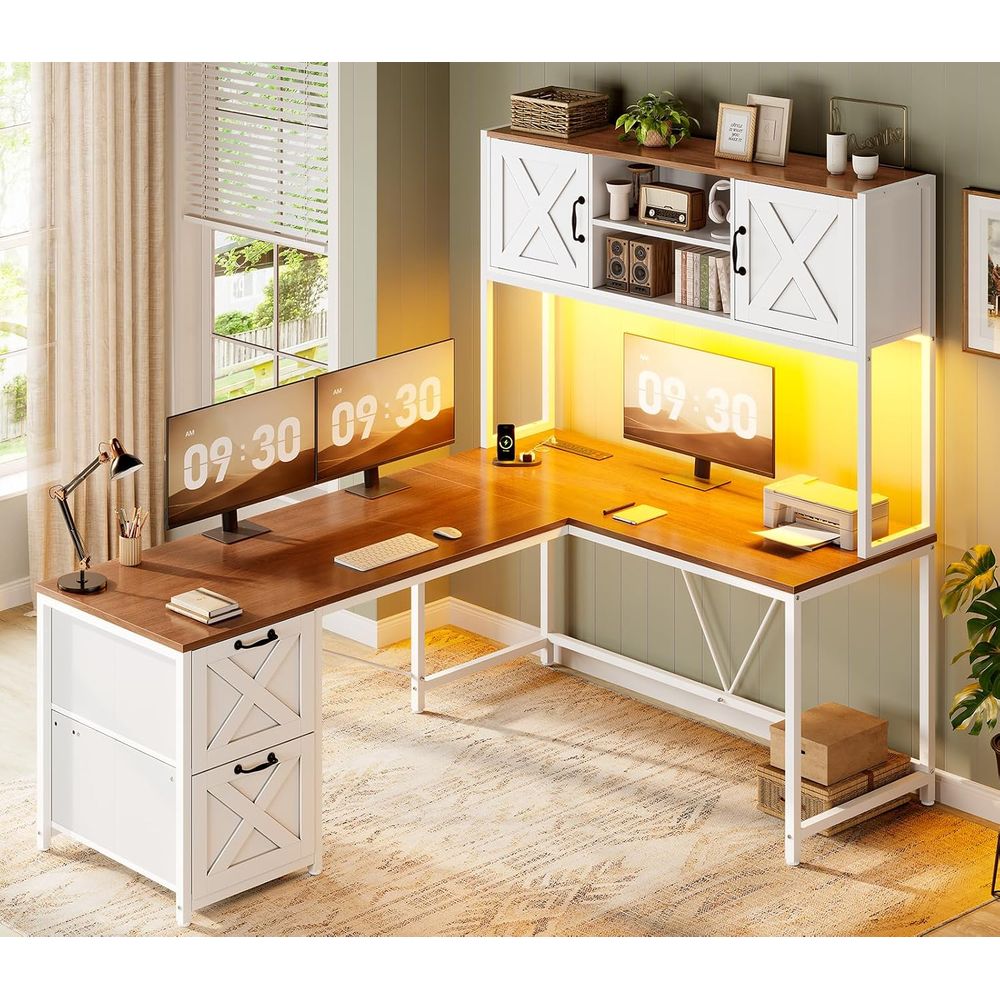 Home Office With Two Desks - مكتب على شكل حرف L مع